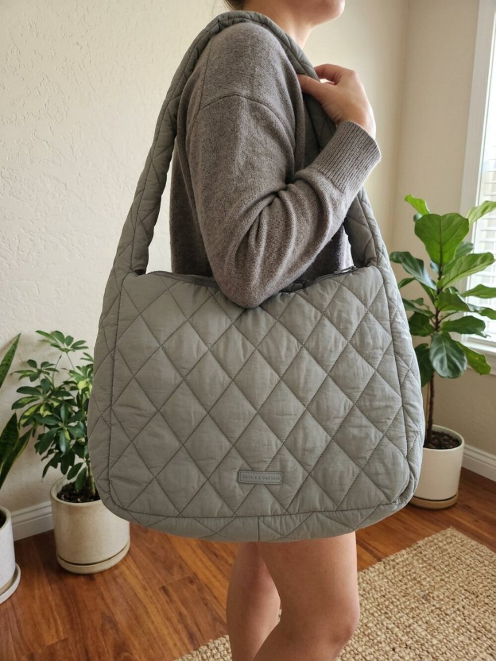 💥 HARD TO FIND 💥 Poppy & Peonies QUILTED Haul It Hobo — Dark Grey — Like New